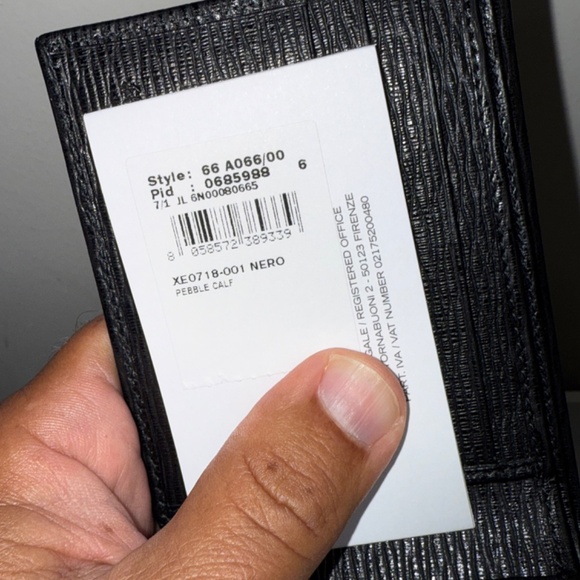 Salvatore Ferragamo Black Mens Revival Bifold Leather Wallet - Picture 3 of 7